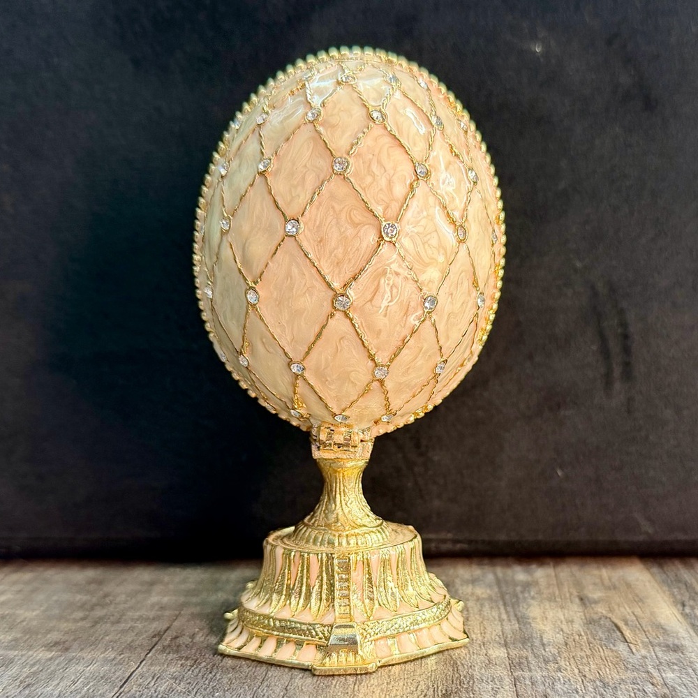 Replica Egg with crown jewelry box inside